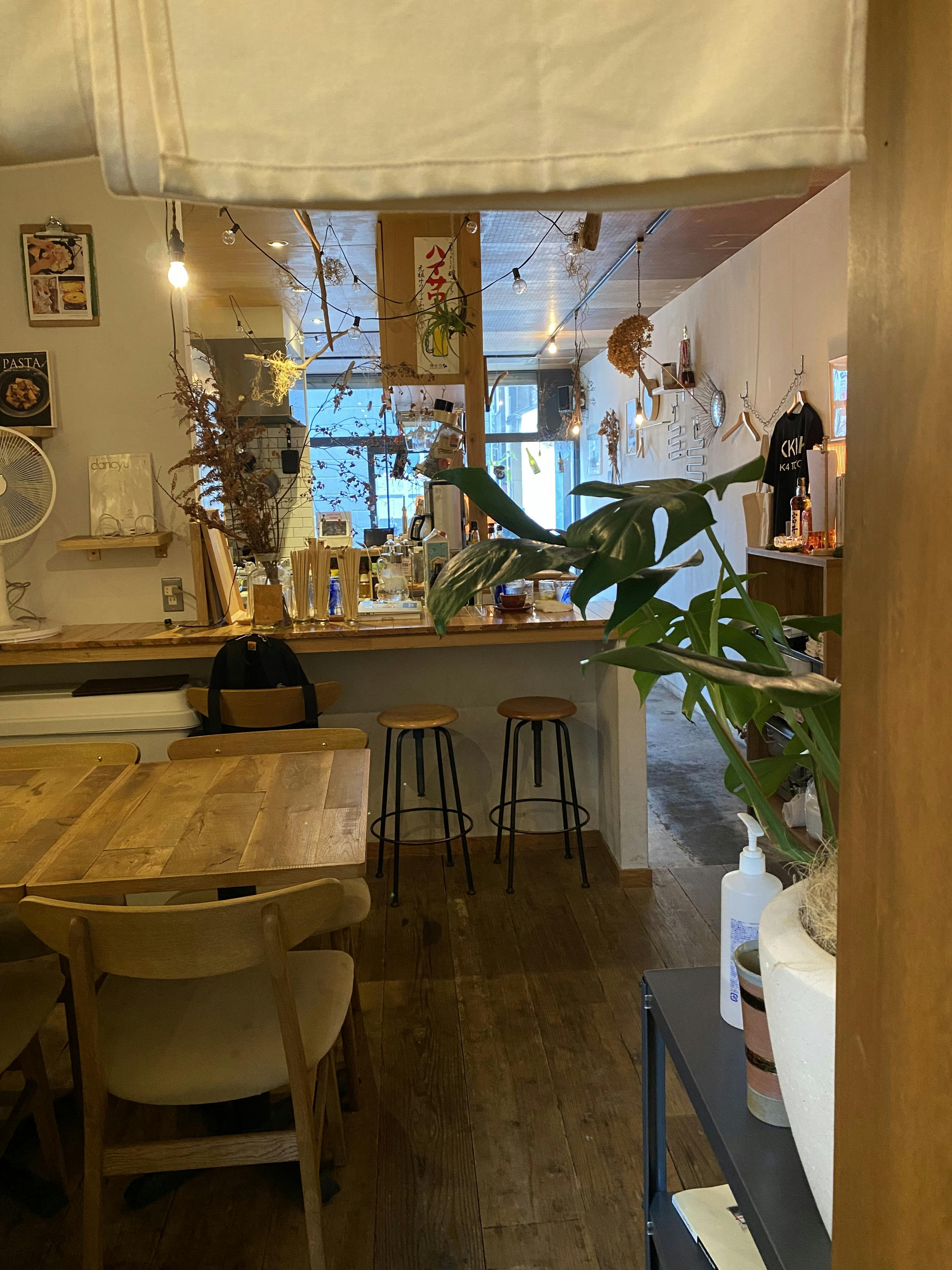 スペース奥8名席