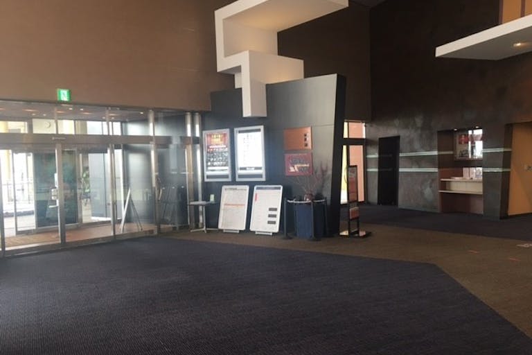 【ユナイテッド・シネマ ウニクス南古谷】PRイベントやサンプリングに最適な顧客にリーチしやすい映画館内のイベントスペースの画像2