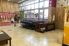 【ユニディ松戸ときわ平店】1階風除室 プロモーション・物販に最適な風除室イベントスペース