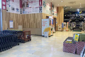 【ユニディ松戸ときわ平店】1階風除室 プロモーション・物販に最適な風除室イベントスペース