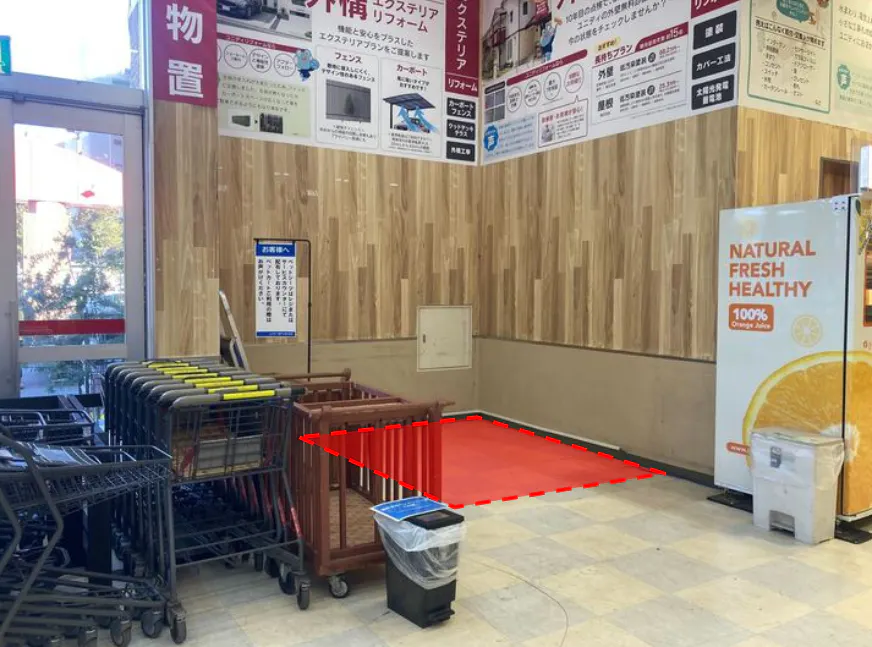 【ユニディ松戸ときわ平店】1階風除室 プロモーション・物販に最適な風除室イベントスペース
