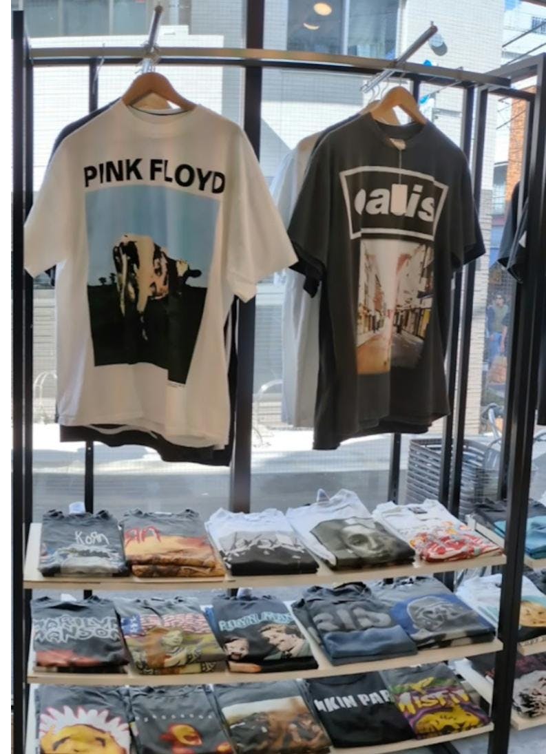 【高円寺駅7分】1ラックから出店可能で委託販売に最適！高円寺ルック商店街沿いにあるアパレルショップの販売棚を利用したレンタルスペース（1）