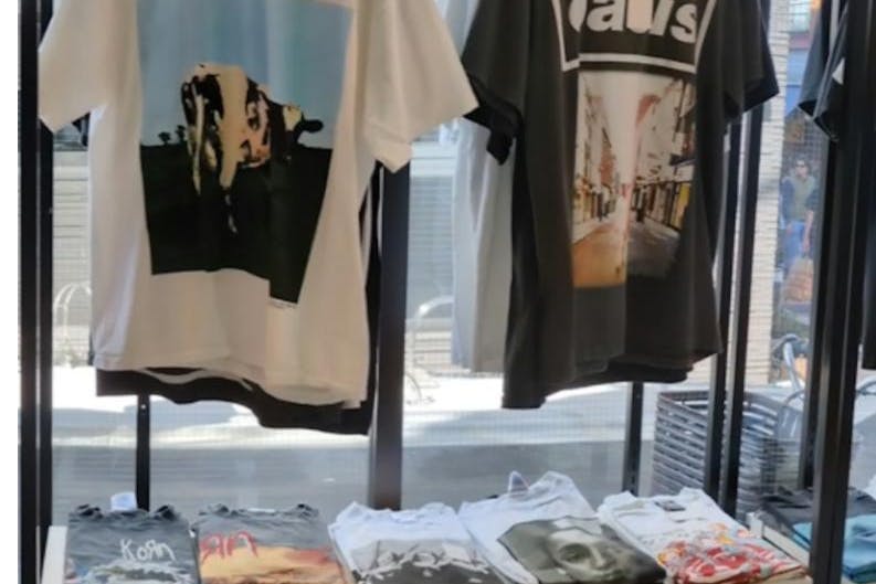 【高円寺駅7分】1ラックから出店可能で委託販売に最適!高円寺ルック商店街沿いにあるアパレルショップの販売棚を利用したレンタルスペース(1)