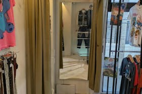 【高円寺駅7分】1ラックから出店可能で委託販売に最適!高円寺ルック商店街沿いにあるアパレルショップの販売棚を利用したレンタルスペース(1)