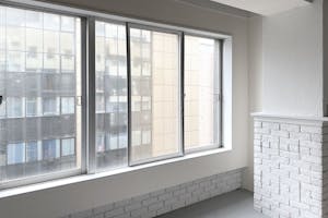 【渋谷駅6分】アパレルの展示会場やポップアップストアに最適な白を基調としたファイヤー通り沿いの5階イベントスペース