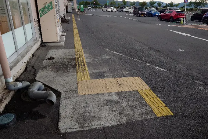 【イオンスーパーセンター涌谷店】駐車場 販促プロモーションやキッチンカー出店に最適なスーパー店外催事イベントスペース