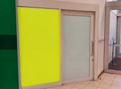 【イオンモール鶴見緑地】モール内広告 出入口横壁面の画像