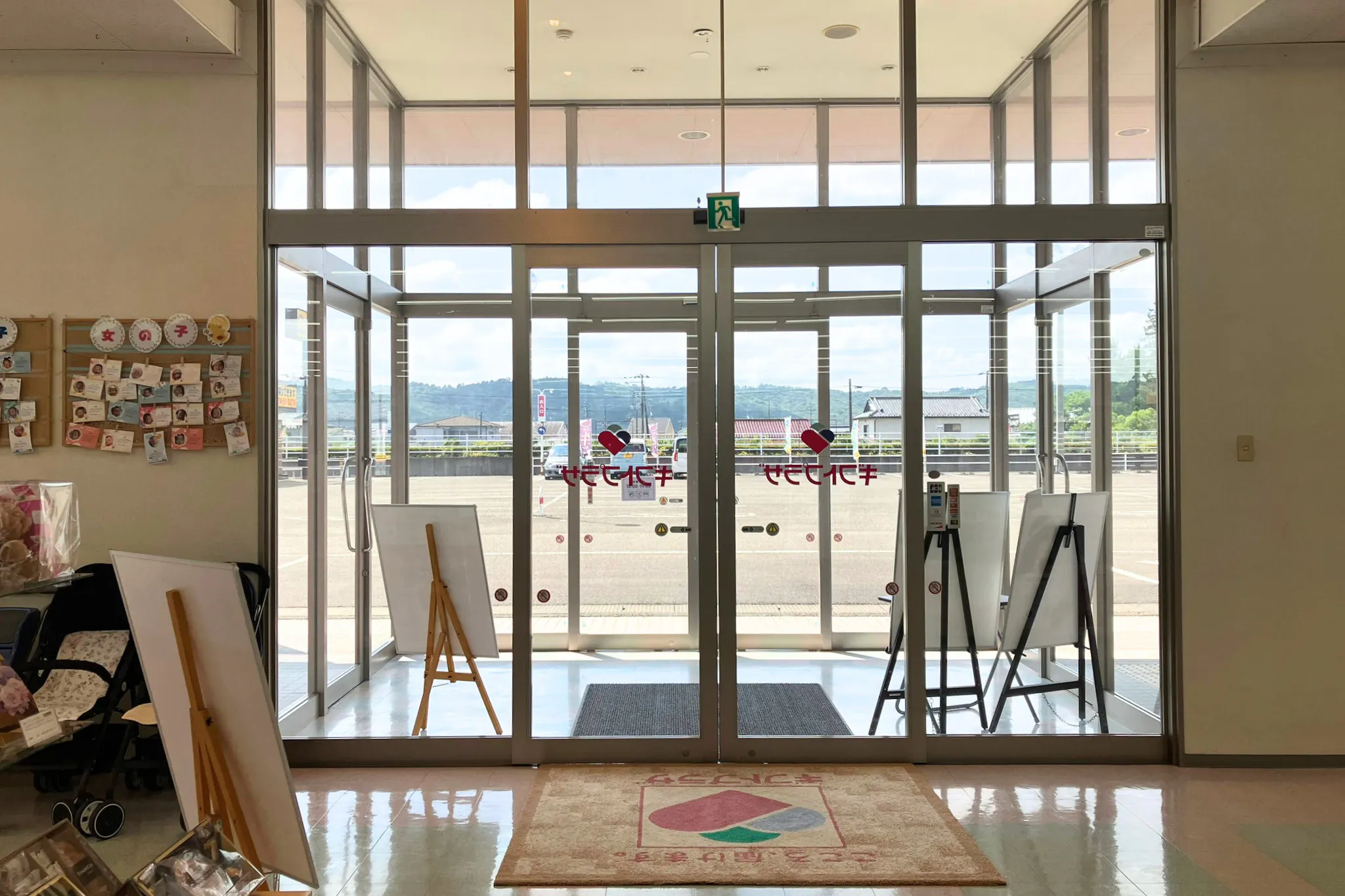 【ギフトプラザ大河原店】物販ポップアップストアや、出張販売、プロモーションイベントに適したギフトショップ正面入り口のイベントスペースA(in shop)