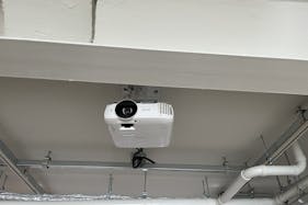 【桜川駅1分】展示会やアパレル系の受注販売会、各種ポップアップに最適!備え付け什器が豊富でアクセス環境抜群のギャラリースペース