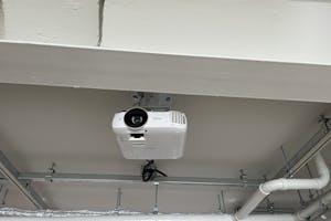 【桜川駅1分】展示会やアパレル系の受注販売会、各種ポップアップに最適!備え付け什器が豊富でアクセス環境抜群のギャラリースペース