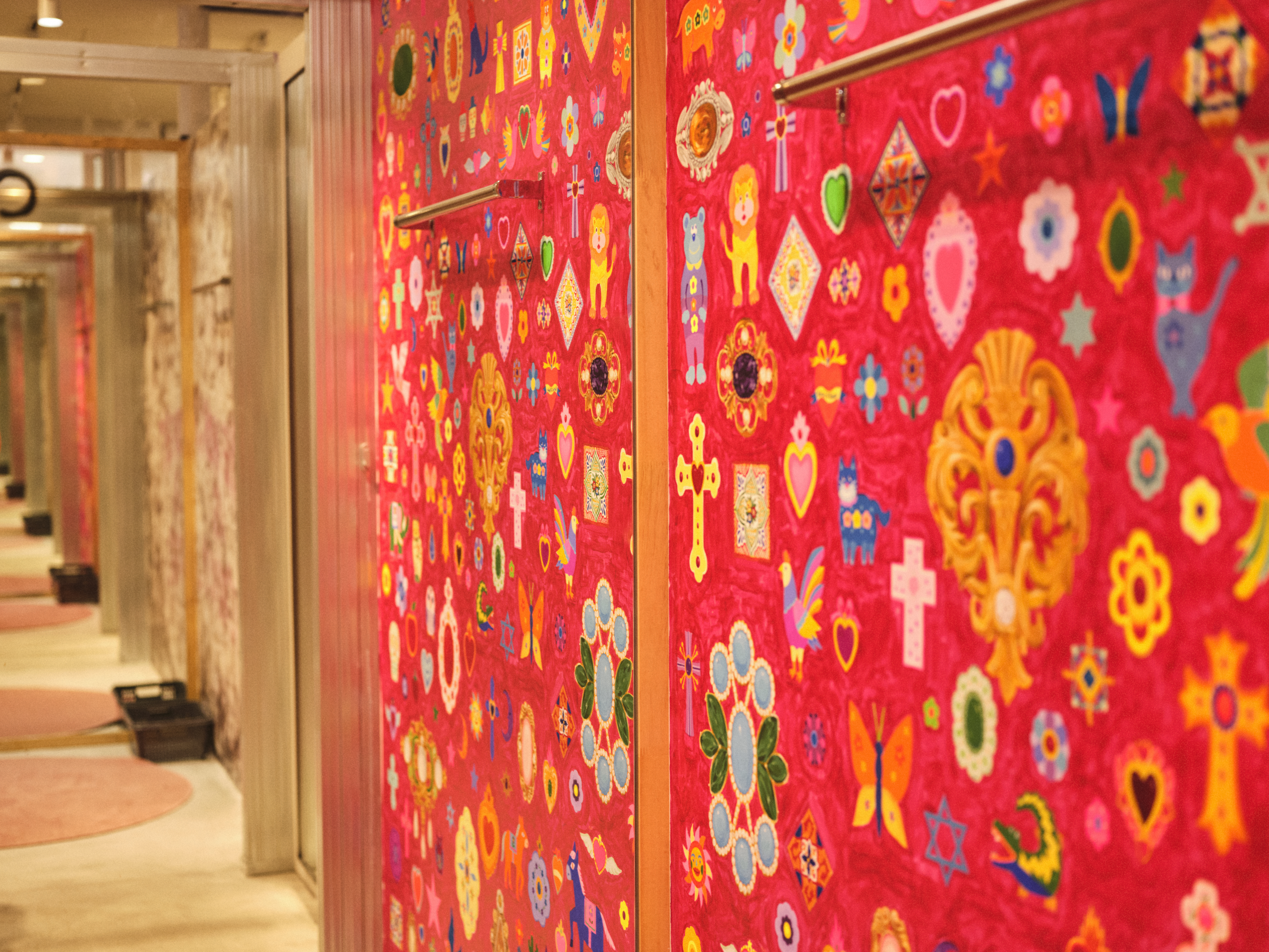 【ラフォーレ原宿／明治神宮前駅1分】愛と狂気のマーケット ポップアップストアや展示、PRイベントに最適、販売スタッフ不要なイベントスペース(スペース小)