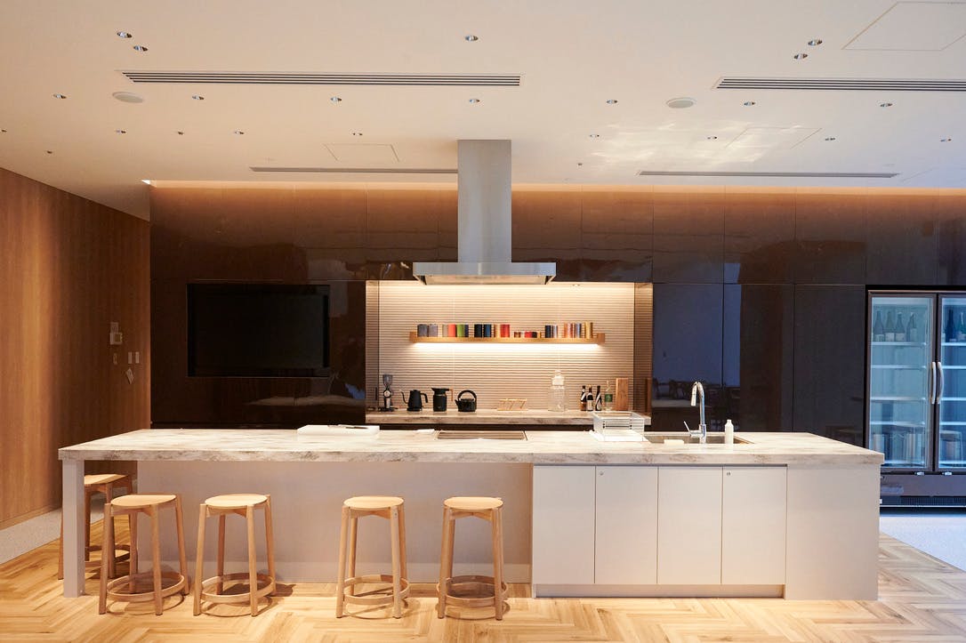 【東京駅1分】イベントや展示会、セミナー等に最適なプロジェクター付き132㎡の広々スペース