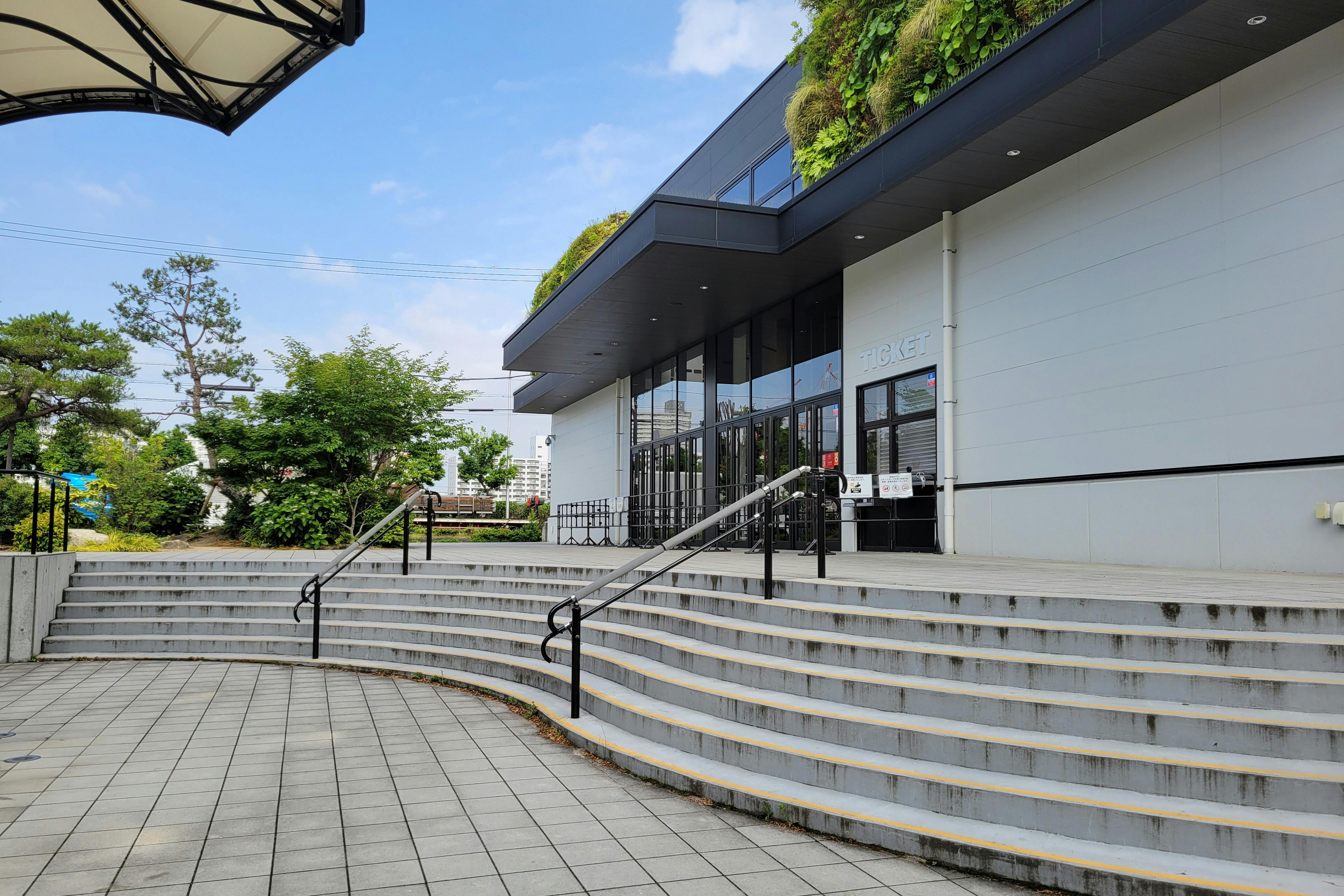 【森ノ宮駅5分/クールジャパンパーク大阪】キッチンカーや販促プロモーションに適したホール付近の屋外スペース