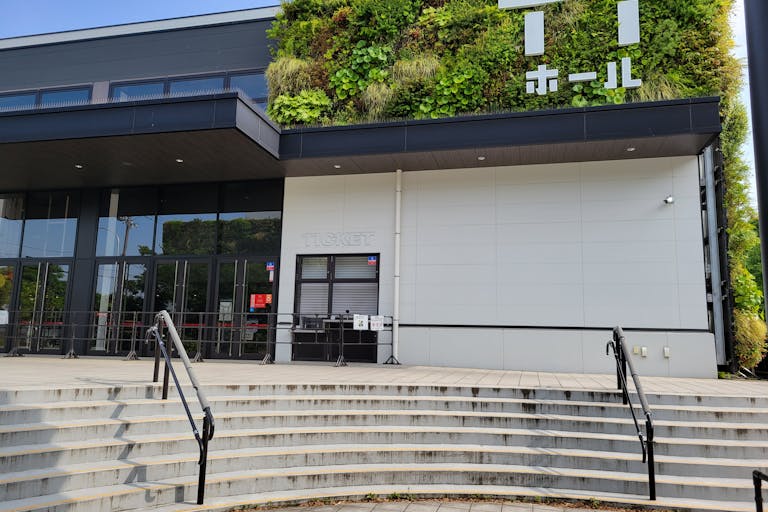 中庭には一部階段部分があります。その②