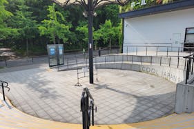 【森ノ宮駅5分/クールジャパンパーク大阪】キッチンカーや販促プロモーションに適したホール付近の屋外スペース