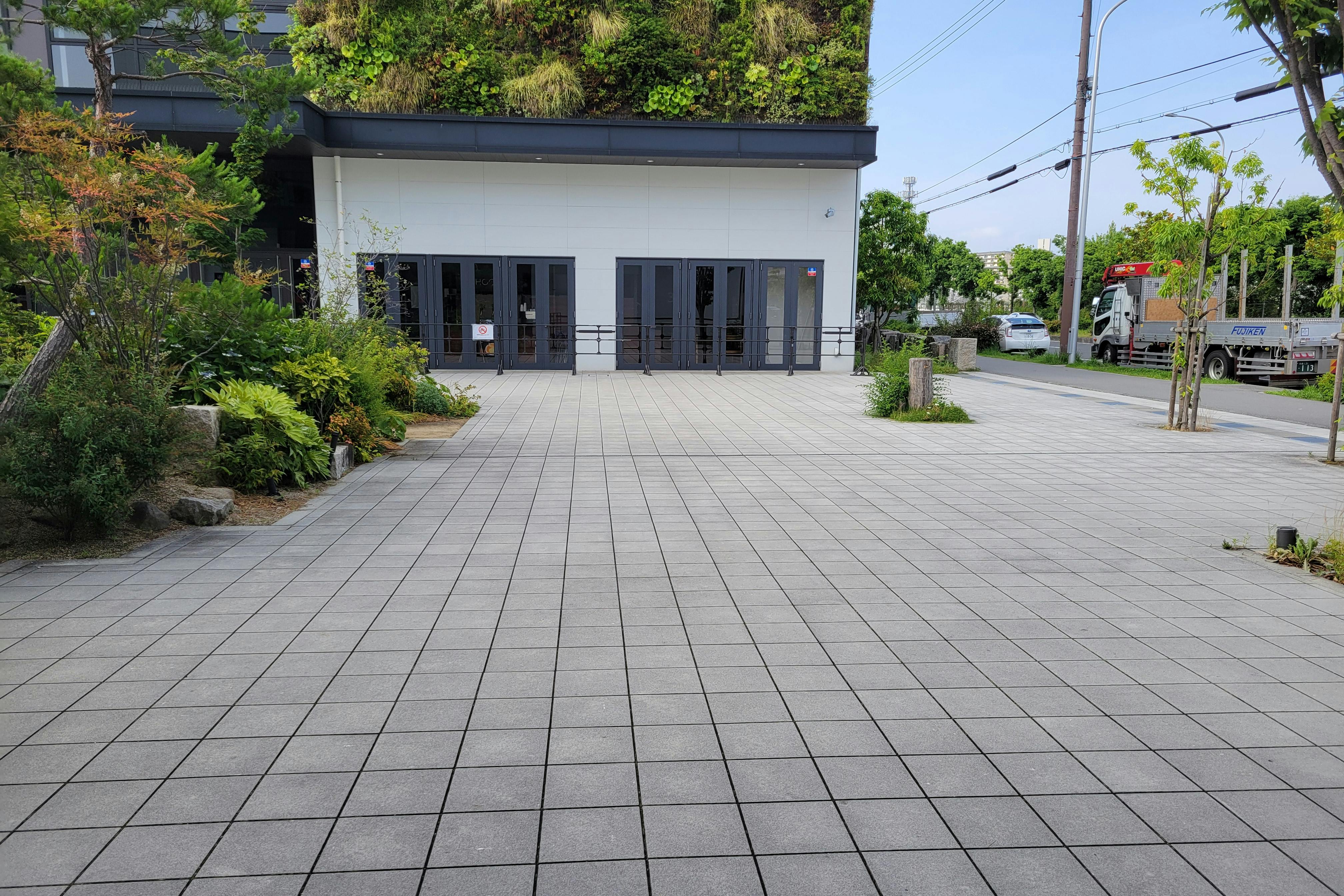 【森ノ宮駅5分/クールジャパンパーク大阪】キッチンカーや販促プロモーションに適したホール付近の屋外スペース