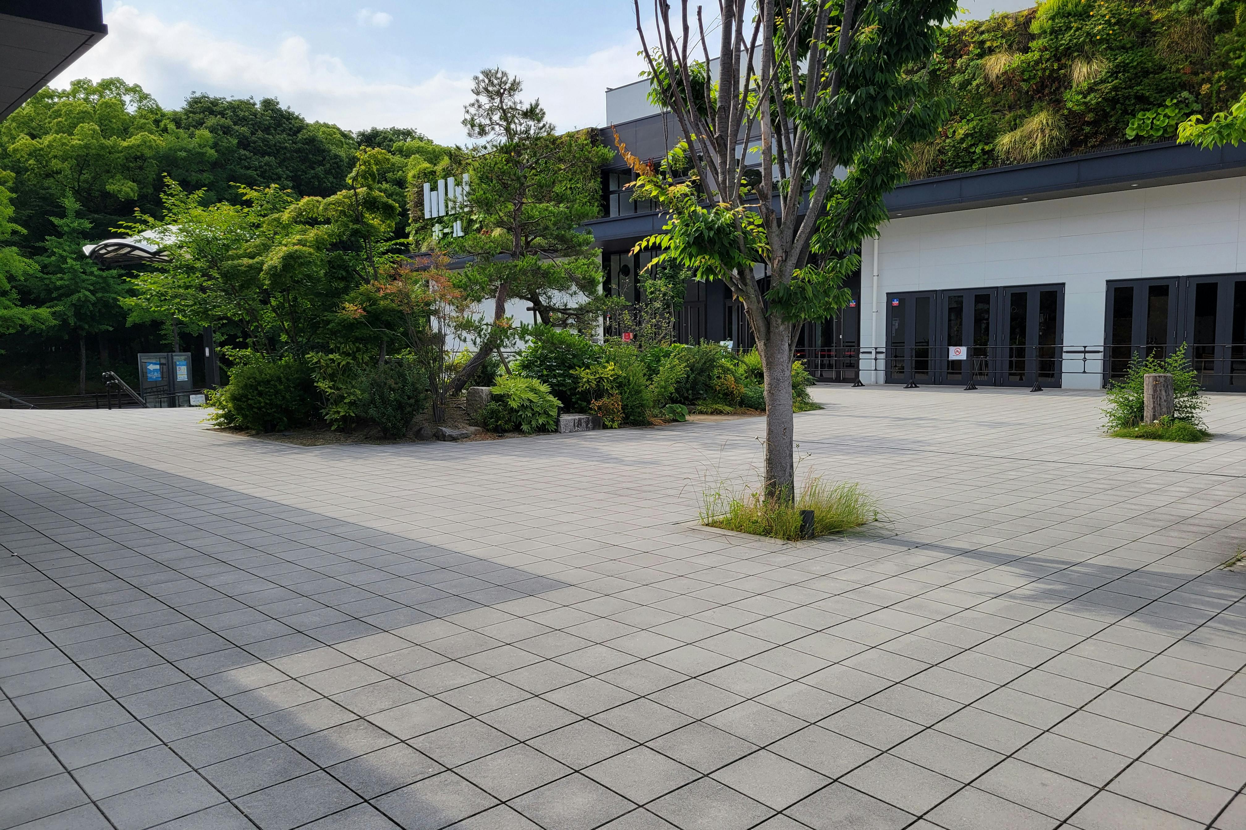 【森ノ宮駅5分/クールジャパンパーク大阪】キッチンカーや販促プロモーションに適したホール付近の屋外スペース