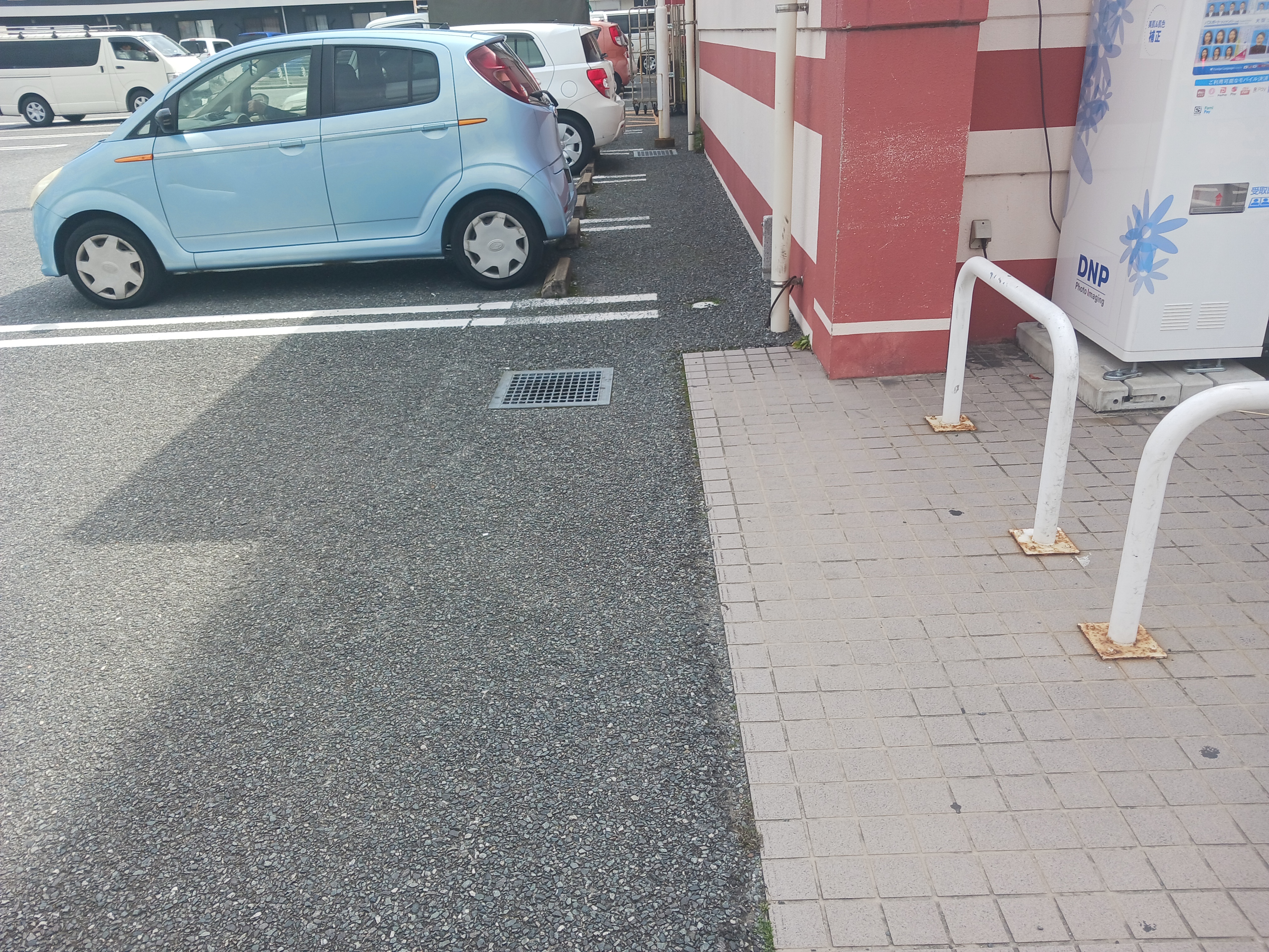 【西鉄ストア有田店】駐車場スペース（店内入口横） 販促プロモーションやキッチンカー出店に最適なスーパー屋外催事イベントスペース