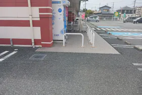 【西鉄ストア有田店】駐車場スペース(店内入口横) 販促プロモーションやキッチンカー出店に最適なスーパー屋外催事イベントスペース