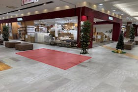 【イオン秦野】プロモーションに適した地域密着型のショッピングセンターの店内1Fクロックハウス前交差点スペース