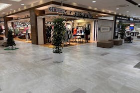 【イオン秦野】プロモーションに適した地域密着型のショッピングセンターの店内1Fクロックハウス前交差点スペース