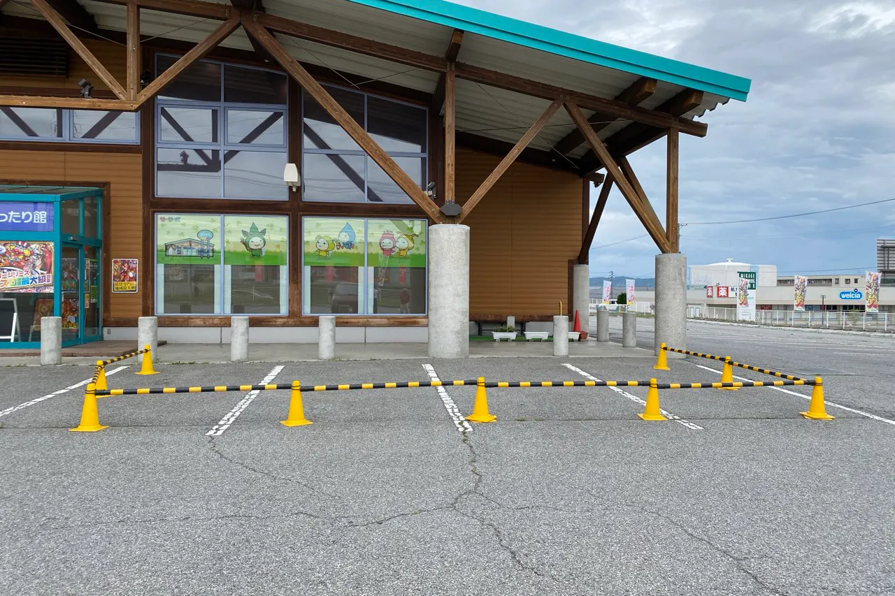 【ダイナム長野小諸店ゆったり館】キッチンカーやプロモーションイベントの開催に最適なアミューズメント施設のイベントスペース