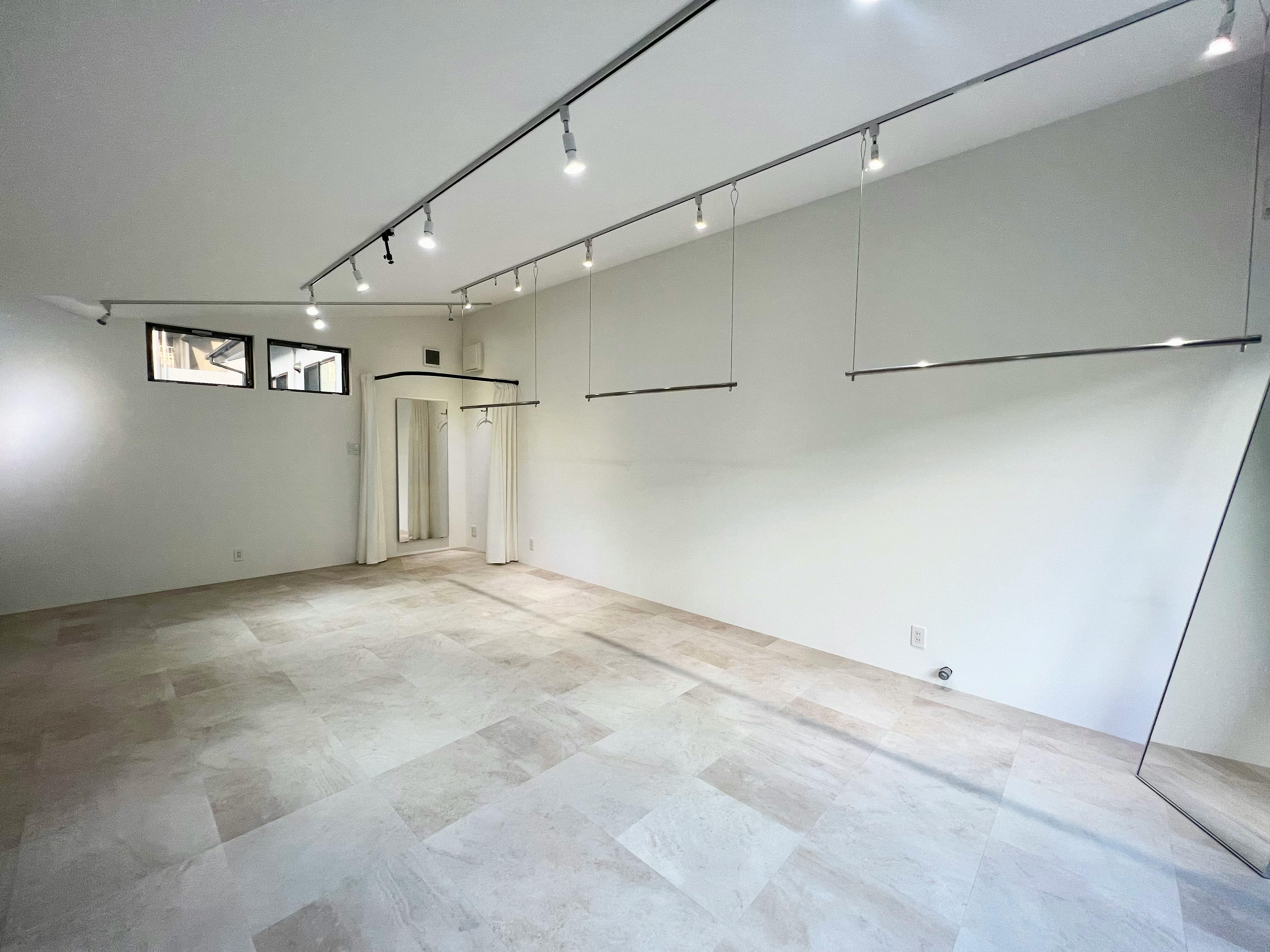 【薬院大通駅8分】天神・警固エリア|ポップアップストアやスタジオ撮影に利用可能なレンタルスペース