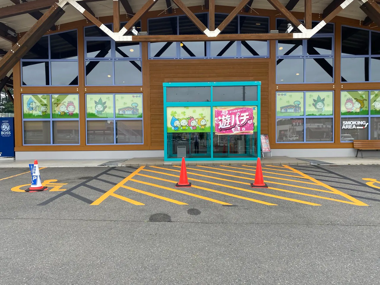 【ダイナム滝沢店ゆったり館】キッチンカーやプロモーションに最適なアミューズメント施設のイベントスペース(出入口正面前)