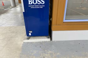 【ダイナム滝沢店ゆったり館】キッチンカーやプロモーションに最適なアミューズメント施設のイベントスペース(出入口正面前)