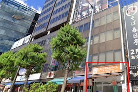 【神保町駅4分】プロモーション催事や物販に最適な靖国通りに面した人通りのある路面貸店舗