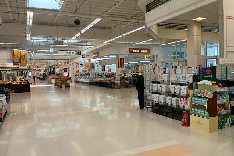 【イオンスーパーセンター十和田】食品入口横 販促プロモーションや物販に最適なスーパー店内催事イベントスペースの画像5