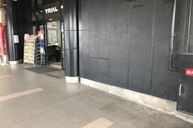 【メガセンタートライアル新宮店】【トライアル★キャンペーン実施中!】プロモーションや食物販に適した半屋外イベントスペース(※ウォーターサーバー不可)