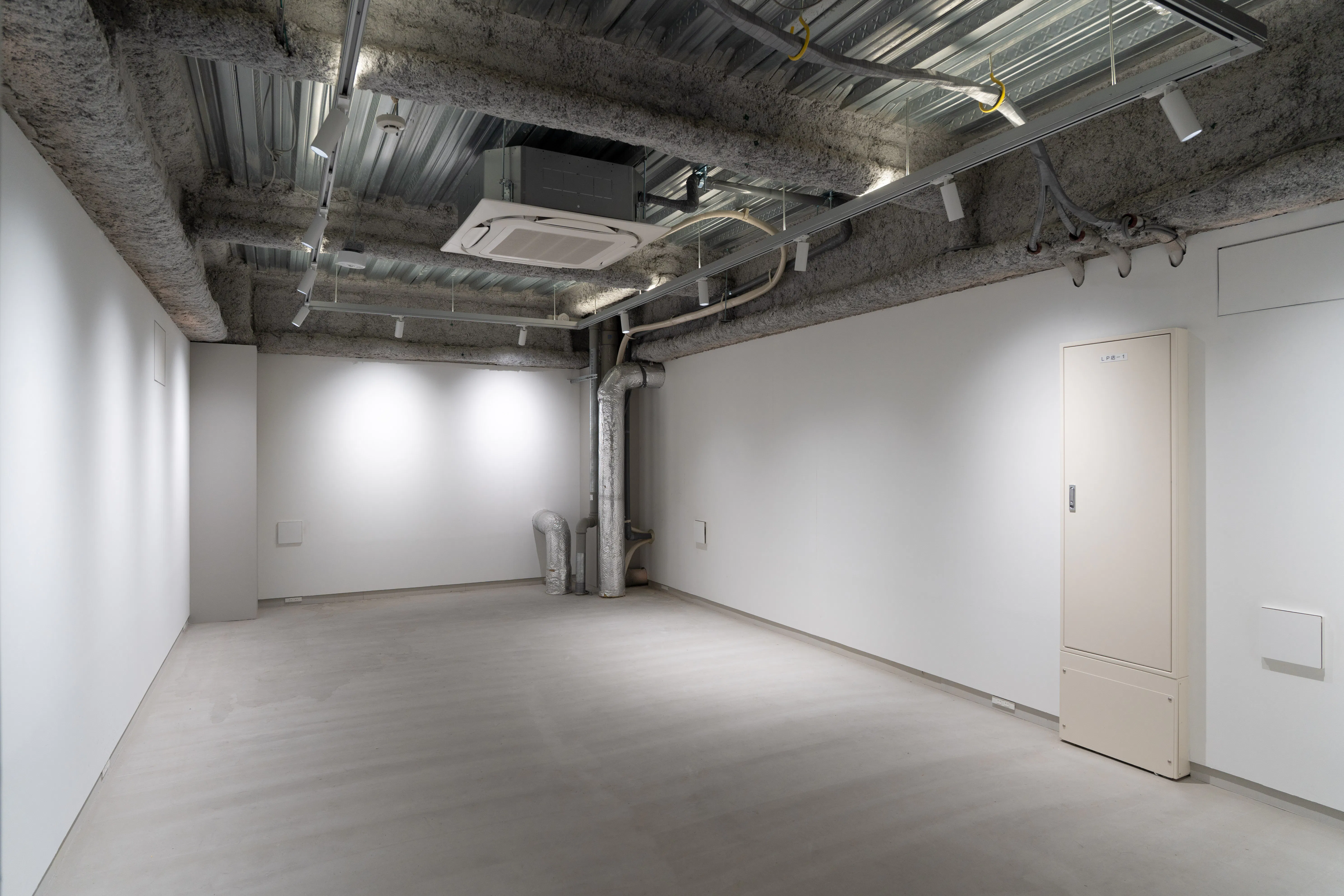 【無相画廊(MuSou Gallery)｜蔵前駅1分】作品展示に適した41㎡の路面1Fギャラリースペース