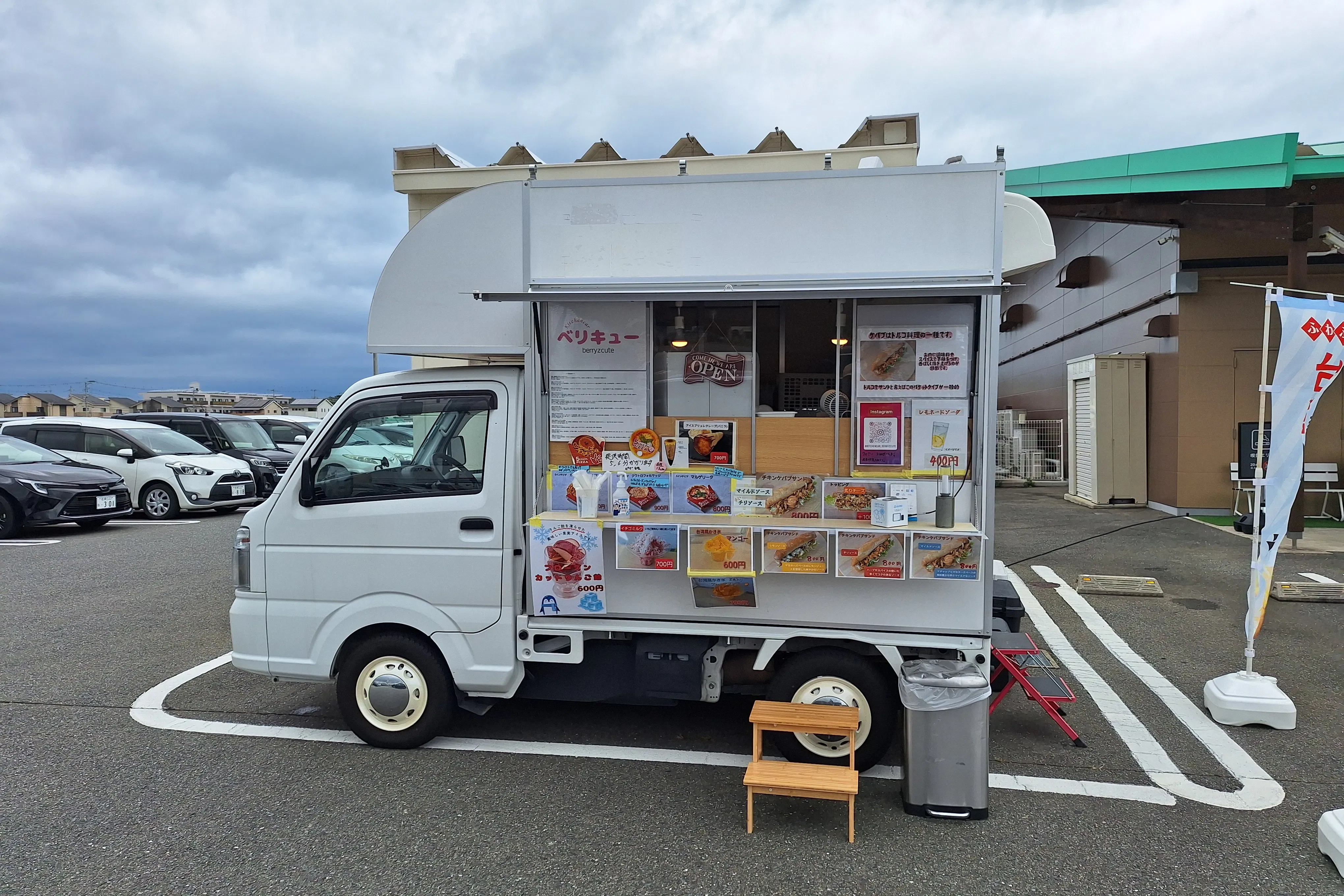 【ダイナム佐賀唐津店】キッチンカー出店やプロモーションイベントに最適なアミューズメント施設のイベントスペース