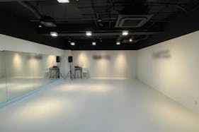 【赤坂駅5分】展示会や撮影に適した白を基調としたレンタルスタジオ