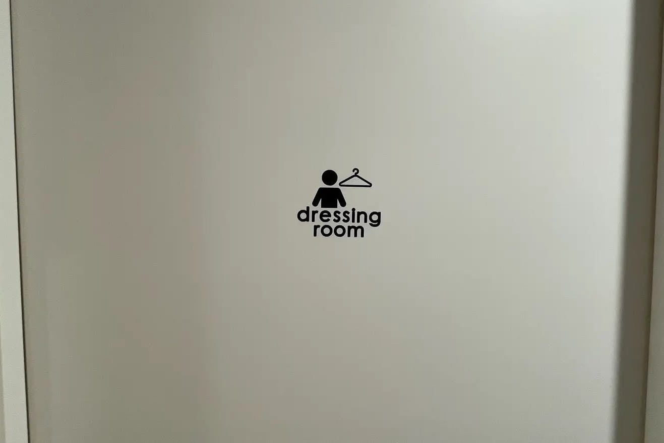 【赤坂駅5分】展示会や撮影に適した白を基調としたレンタルスタジオ