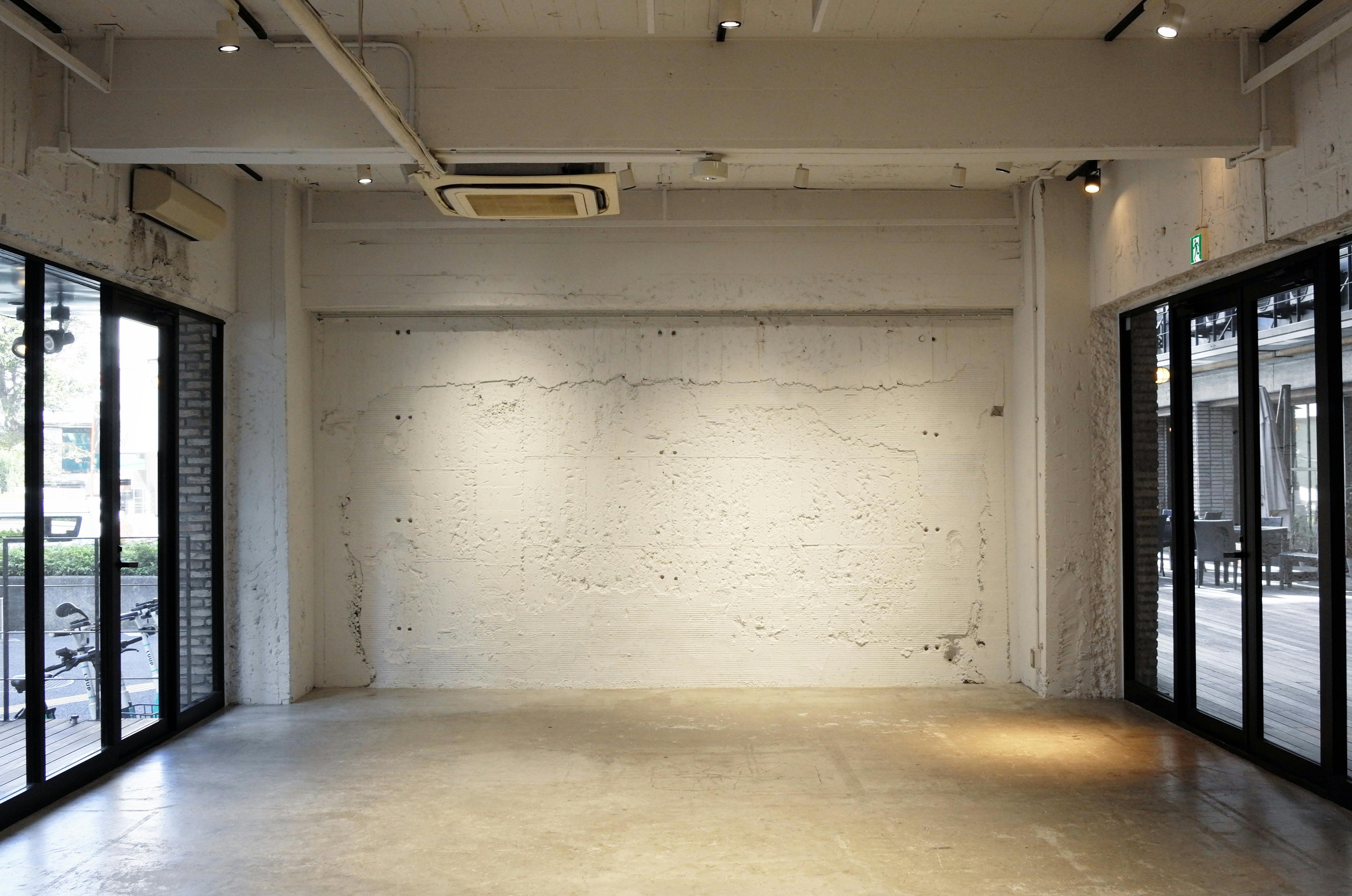 【明治神宮前駅6分】明治通り沿い角 路面1F ポップアップ、展示会、ギャラリーなど様々なイベントに最適なレンタルスペース