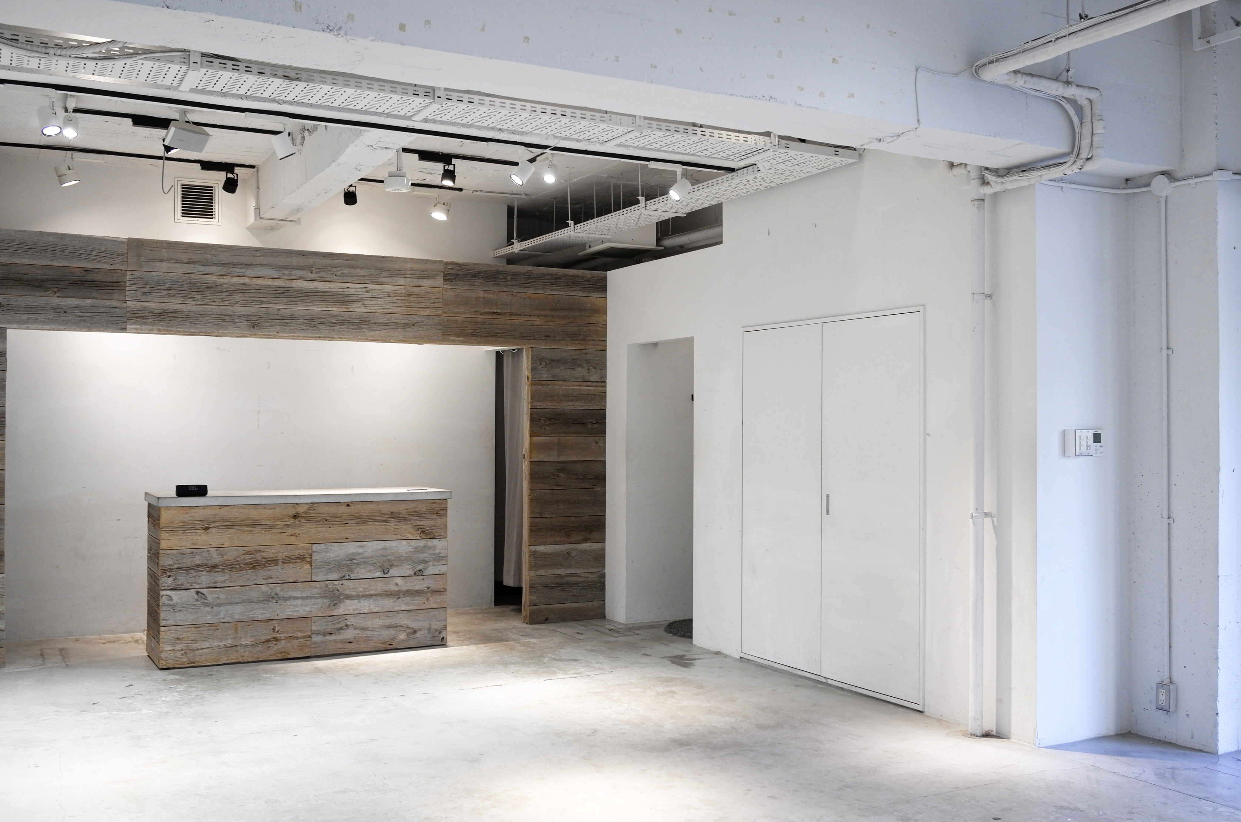 【明治神宮前駅6分】明治通り沿い角 路面1F ポップアップ、展示会、ギャラリーなど様々なイベントに最適なレンタルスペース