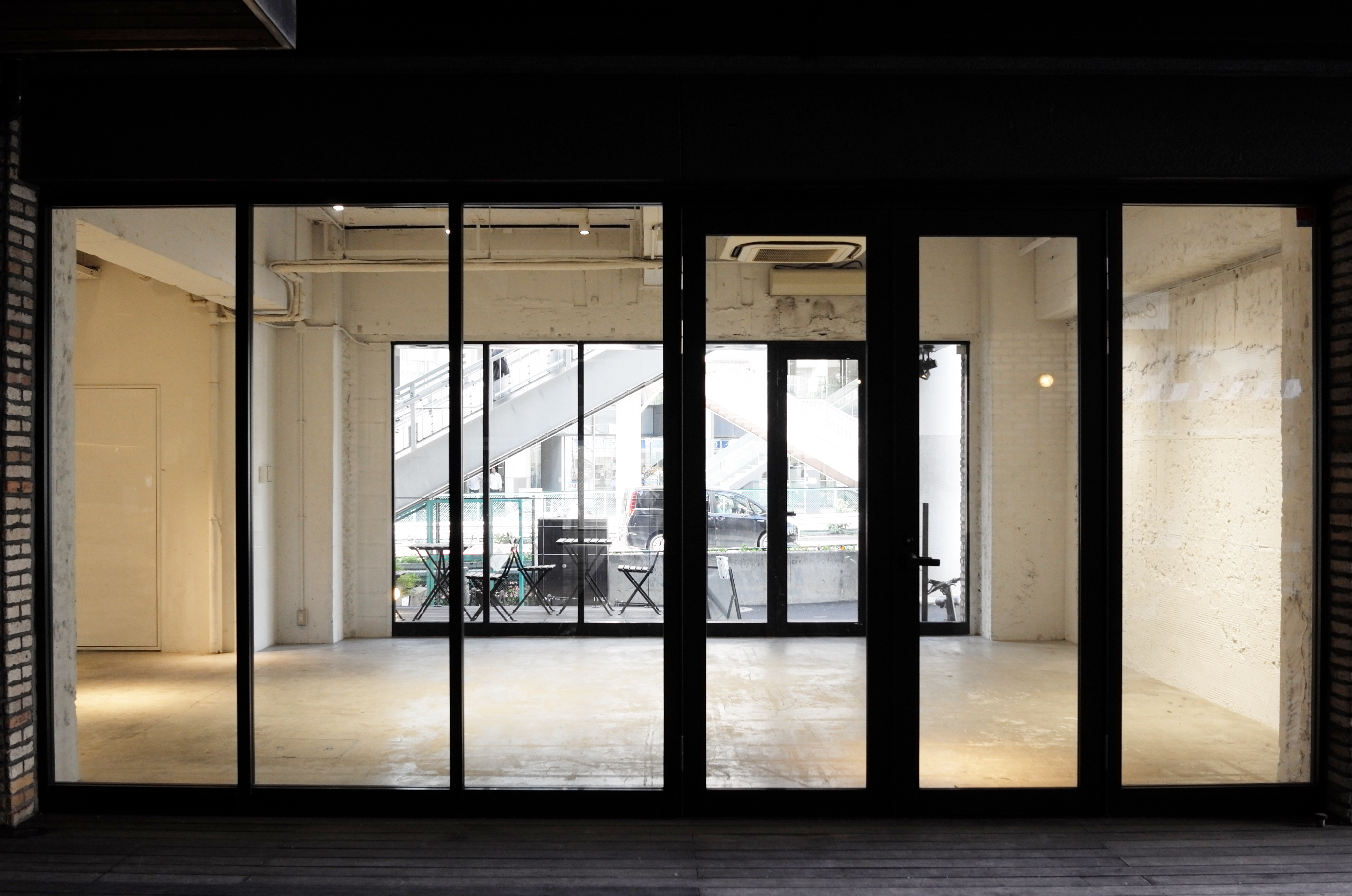 【明治神宮前駅6分】明治通り沿い角 路面1F ポップアップ、展示会、ギャラリーなど様々なイベントに最適なレンタルスペース