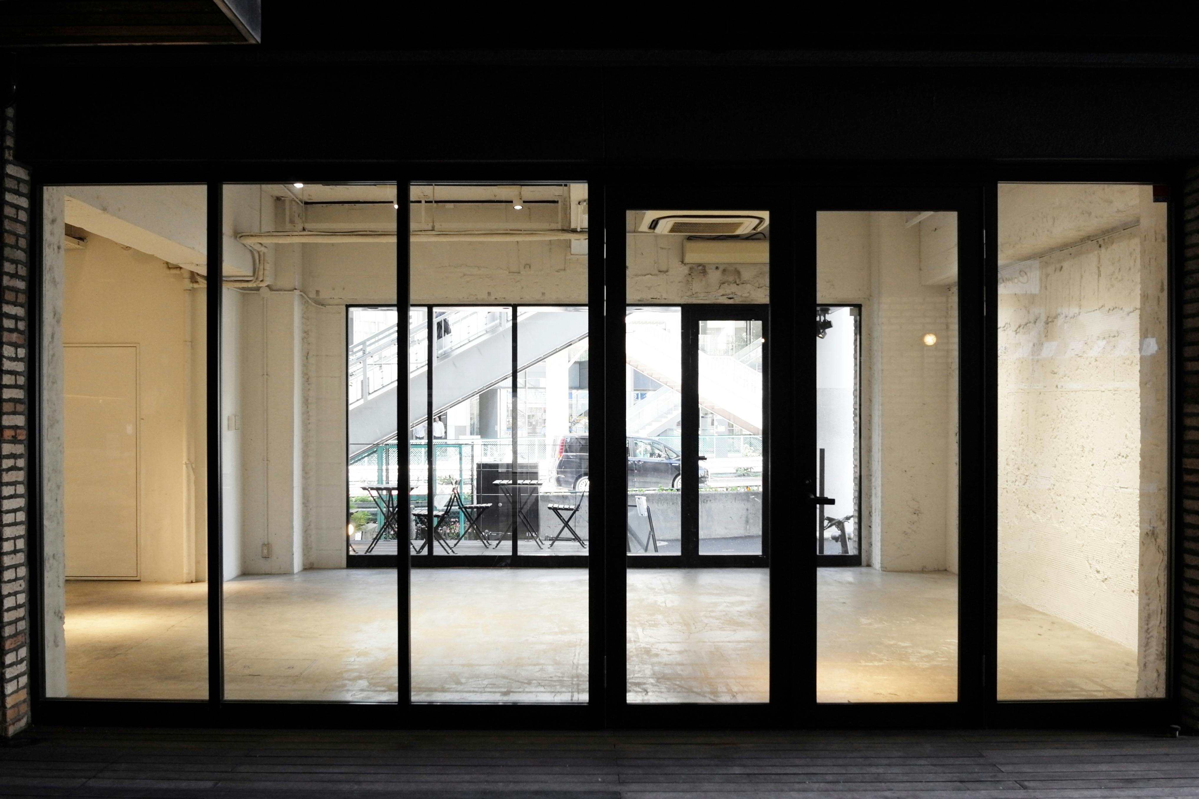 【明治神宮前駅6分】明治通り沿い角 路面1F ポップアップ、展示会、ギャラリーなど様々なイベントに最適なレンタルスペース