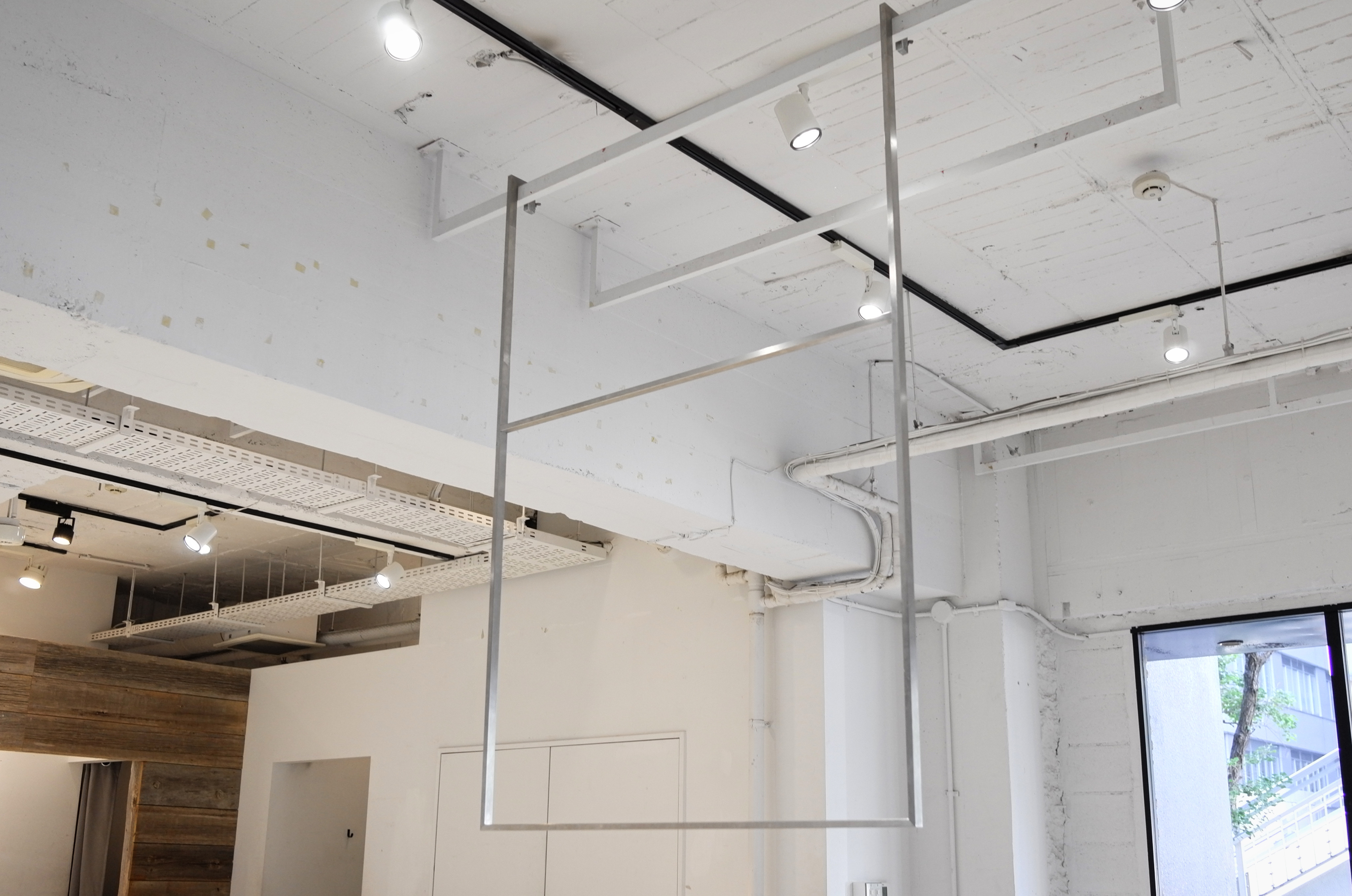 【明治神宮前駅6分】明治通り沿い角 路面1F ポップアップ、展示会、ギャラリーなど様々なイベントに最適なレンタルスペース