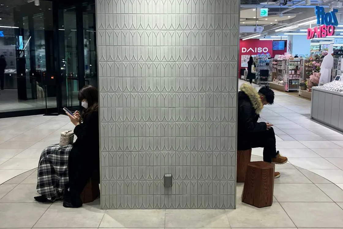 【COCONO SUSUKINO】「2階」物販のポップアップに最適な、エスカレーター付近の通行量が多いイベントスペース