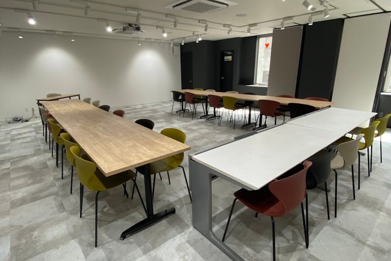 3F コの字形式30名着席