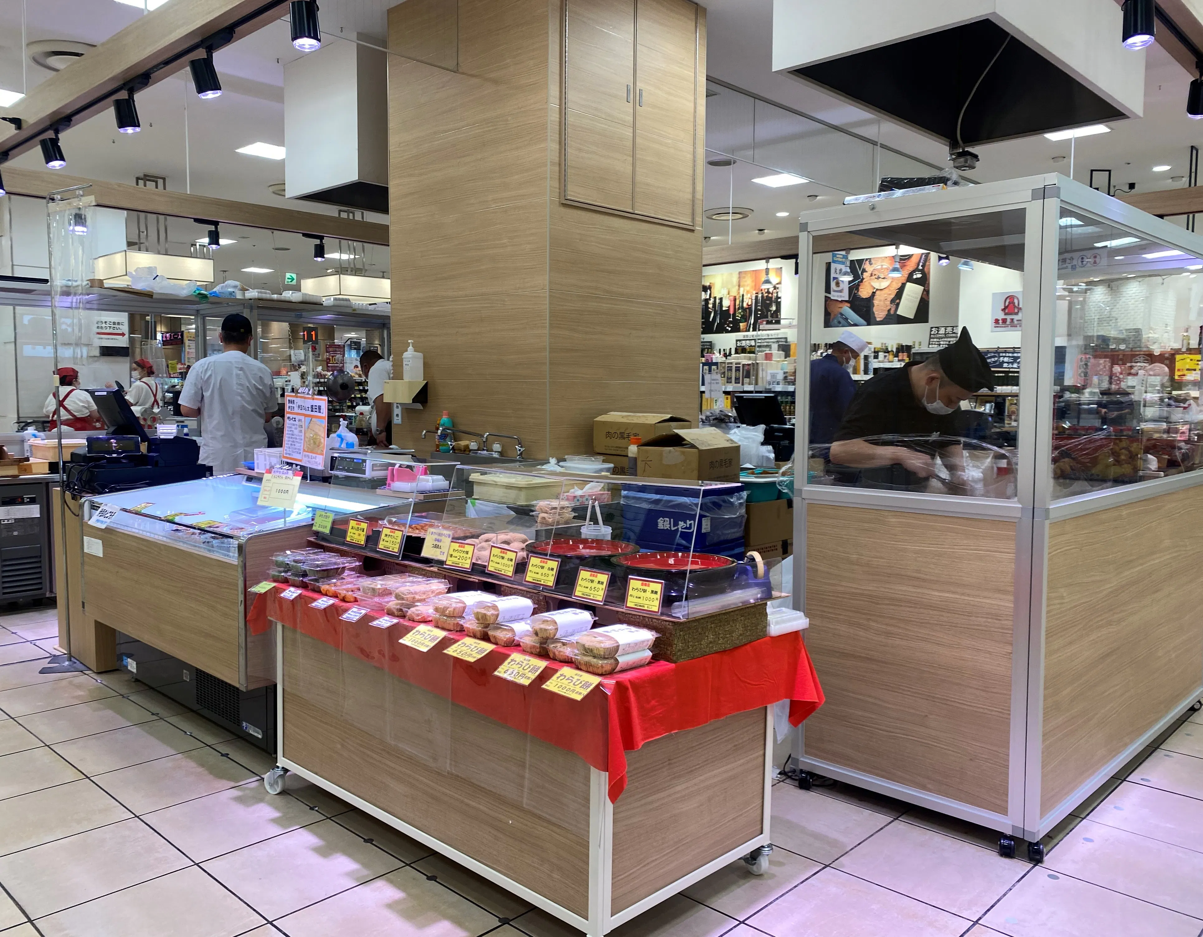 【マルイファミリー志木】1階 カレンダリウムF11【食物販・調理行為可能】生鮮食品フロアーに位置し、集合型のサークル状の区画。実演販売に最適なスペースです。