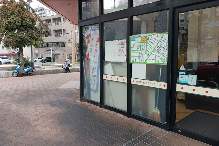 【スピナマートさくら通り店】店舗入口 販促プロモーションや物販に最適なスーパー屋外催事イベントスペースの画像1