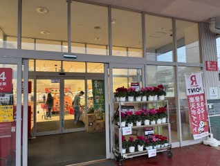 【西友　所沢榎町店】1F風除室　プロモーション用途や物販、食物販のポップアップストアに最適なスーパー店内催事イベントスペース