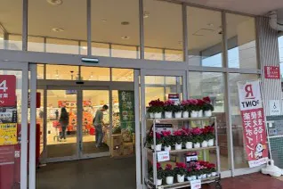 【西友 所沢榎町店】1F風除室 プロモーション用途や物販、食物販のポップアップストアに最適なスーパー店内催事イベントスペース