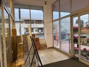 【西友　所沢榎町店】1F風除室　プロモーション用途や物販、食物販のポップアップストアに最適なスーパー店内催事イベントスペース