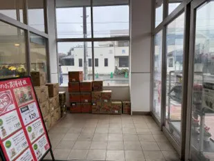 【西友　所沢榎町店】1F風除室　プロモーション用途や物販、食物販のポップアップストアに最適なスーパー店内催事イベントスペース