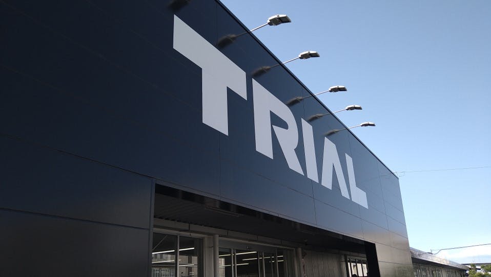 【メガセンタートライアルりんくうタウン店】★NEW★ 食物販やPR活動に最適な店内「レジアウト/イートイン横 スペース」の画像